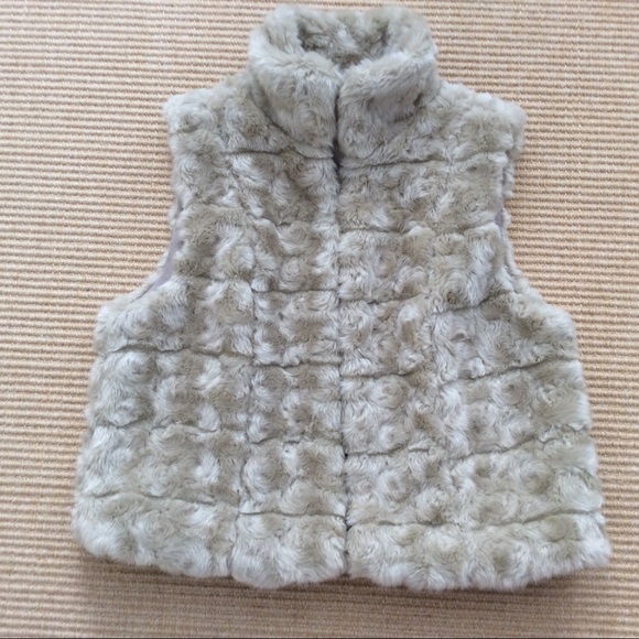 Elle Tan Faux Fur Vest Small - NWOT - Picture 7 of 12